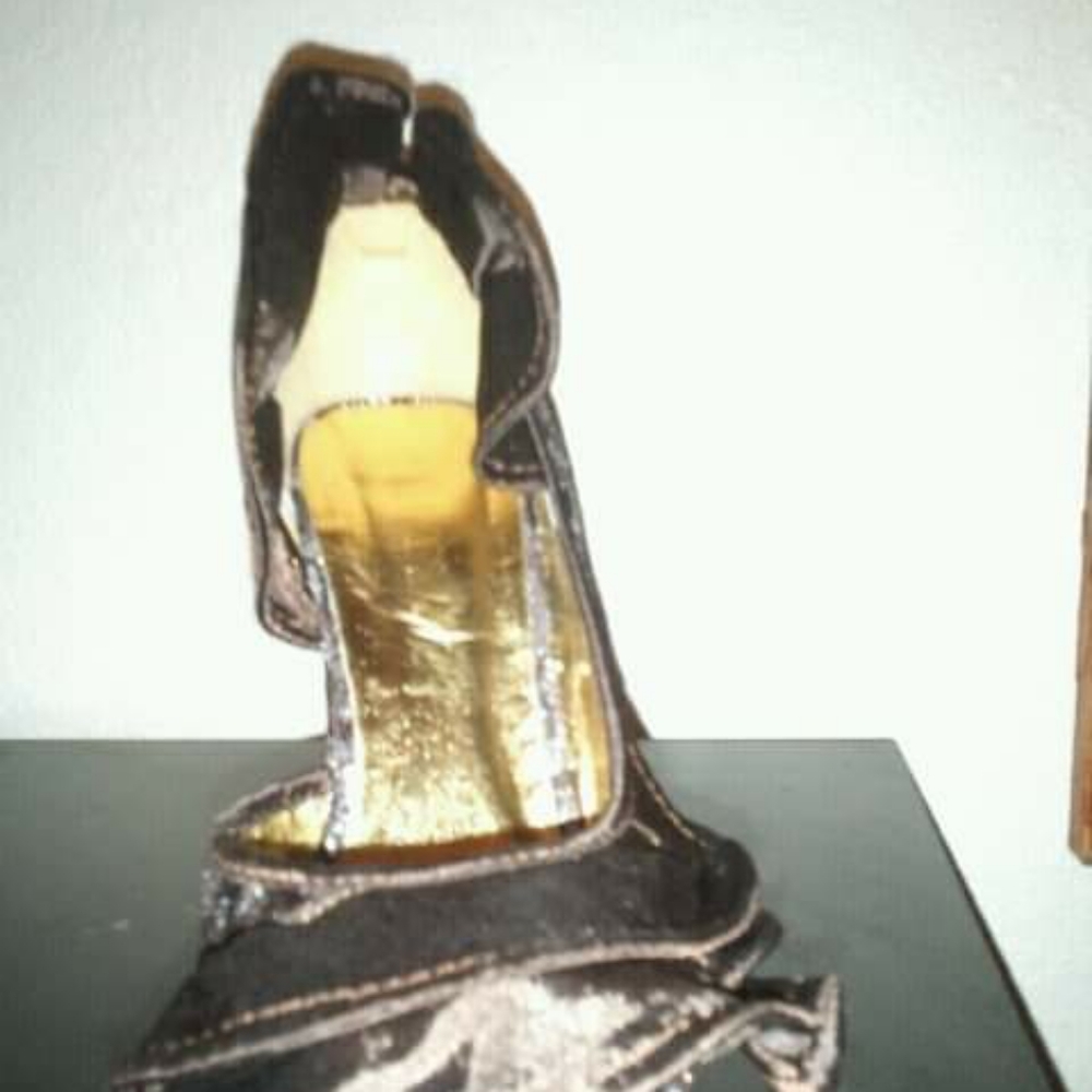 Shoes/Heels - Picture 3 of 4